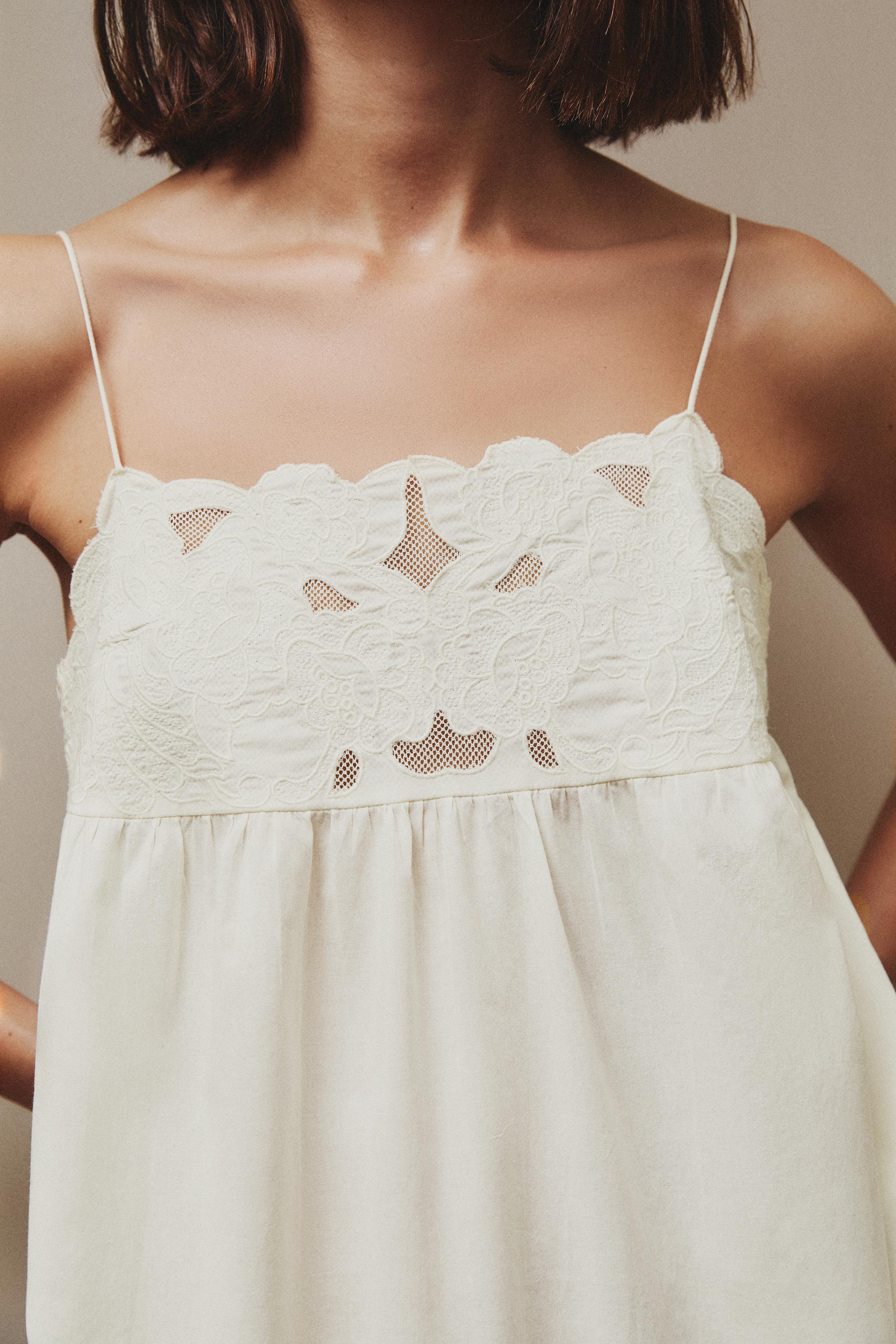 EMBROIDERED COTTON NIGHTGOWN
